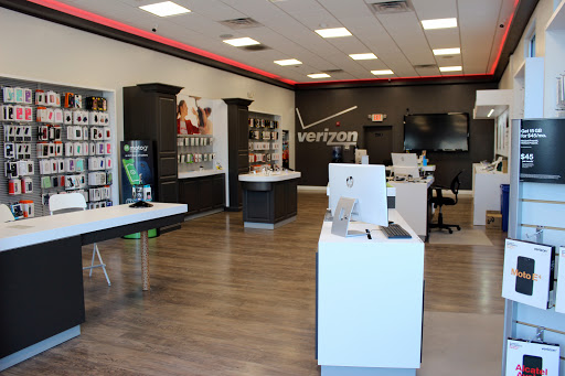 Cell Phone Store «Verizon Wireless Hopkinton», reviews and photos, 89 W Main St, Hopkinton, MA 01748, USA