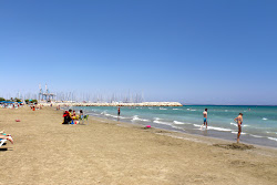 Foto de Finikoudes beach área parcialmente resortada