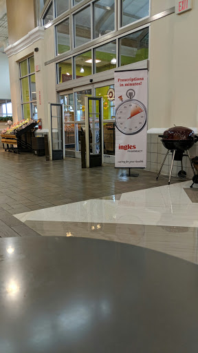 Coffee Shop «Starbucks», reviews and photos, 3980 W Andrew Johnson Hwy, Morristown, TN 37814, USA