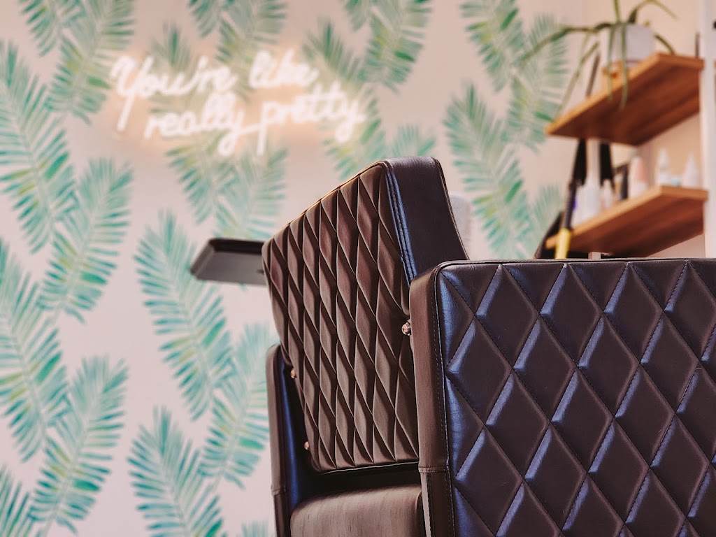 Moss Hair Studio 49686