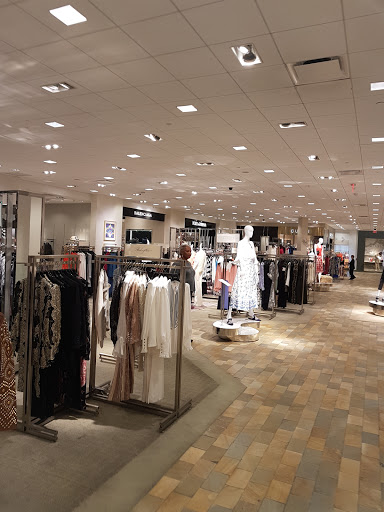 Clothing Store «Neiman Marcus», reviews and photos, 9700 Collins Ave, Bal Harbour, FL 33154, USA