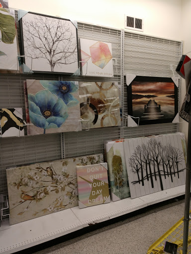 Clothing Store «Ross Dress for Less», reviews and photos, 7455 Greenbelt Rd, Greenbelt, MD 20770, USA