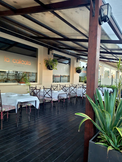 La Calicata. Tapas & Restaurante - Cl. de los Talleres, 2, 21120 Corrales, Huelva, Spain
