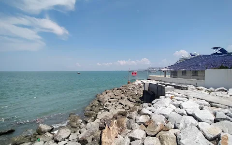 Esplanade Sea Wall Heritage Trail image