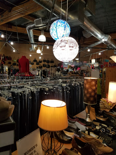 Consignment Shop «Lucky Star Consignment Clothing», reviews and photos, 3276 NW Plaza Rd, Silverdale, WA 98383, USA
