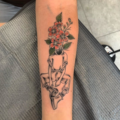 Explore hawaiian tattoos ideas, creative tattoo ideas in Daytona Beach, available at Studio 21 Tattoo & Piercings Daytona Beach