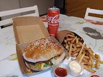 Plats et boissons du Restaurant de hamburgers Natural's Burger à Chambonas - n°2