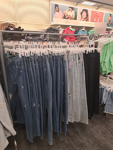 Department Store «Target», reviews and photos, 5570 Roswell Rd, Sandy Springs, GA 30342, USA