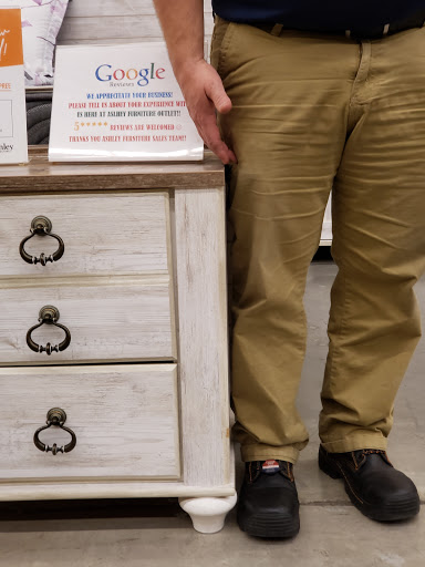 Furniture Store «Ashley Furniture HomeStore», reviews and photos, 14810 North Freeway #100, Houston, TX 77090, USA