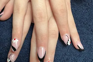 Magic Beauty nails image