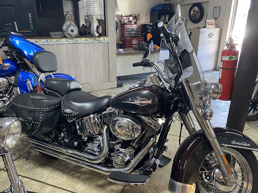 Used Motorcycle Dealer «GRAY BEARDS CYCLE BARN», reviews and photos, 4700 US-1, Mims, FL 32754, USA