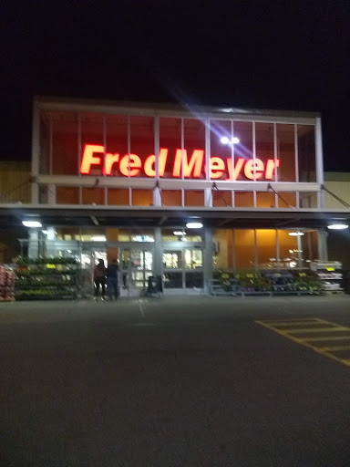 Grocery Store «Fred Meyer», reviews and photos, 18325 Aurora Ave N, Seattle, WA 98133, USA