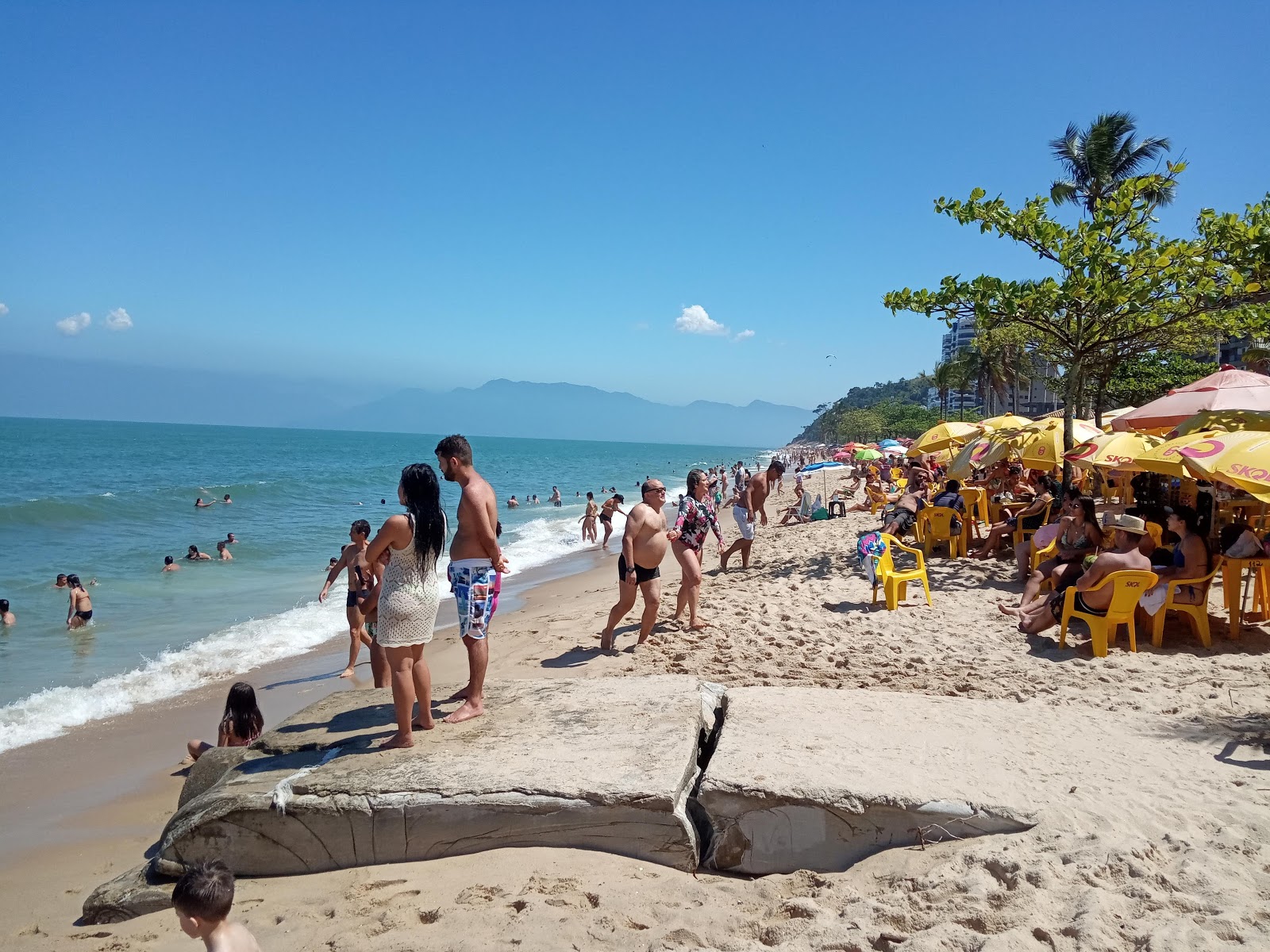 Fotografija Praia Das Palmeiras z svetel pesek površino