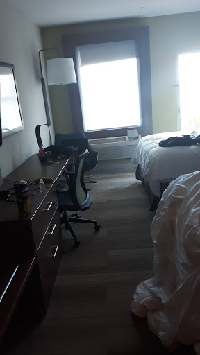 Holiday Inn Express & Suites Corona, an IHG Hotel image