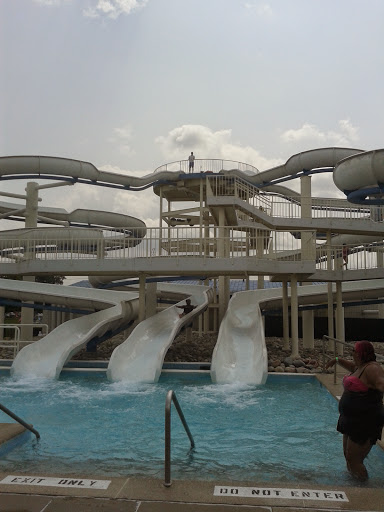 Water Park «Red Oaks Waterpark», reviews and photos, 1455 E 13 Mile Rd, Madison Heights, MI 48071, USA