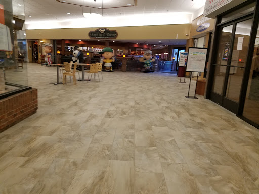 Shopping Mall «Valley Creek Mall», reviews and photos, 1750 Weir Dr, St Paul, MN 55125, USA