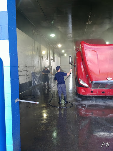Blue Beacon Truck Wash of Whiteland and  IN en Whiteland