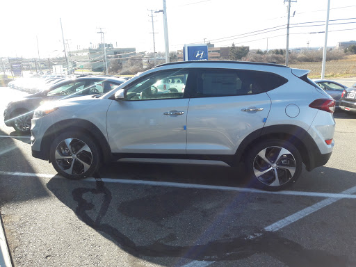 Hyundai Dealer «Hyundai Of Newport», reviews and photos, 1133 W Main Rd, Middletown, RI 02842, USA