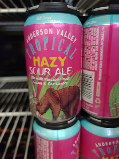 Liquor Store «Town Line Fine Wine, Spirits & Beer», reviews and photos, 345 Hawley Ln, Stratford, CT 06614, USA