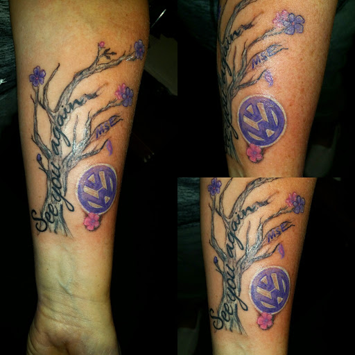 Tattoo Shop «Axonic Inkworks Custom Tattoo Studio», reviews and photos, 79 Duke St, Northumberland, PA 17857, USA