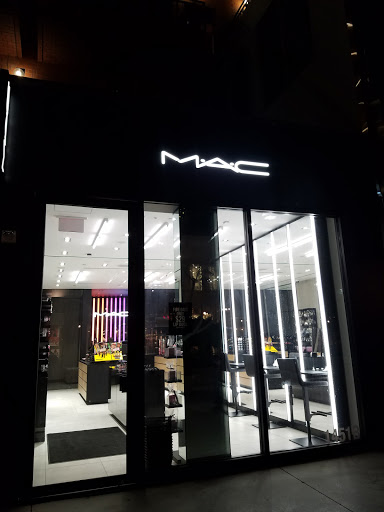 Cosmetics Store «MAC», reviews and photos, 1451-B 3rd Street Promenade, Santa Monica, CA 90401, USA