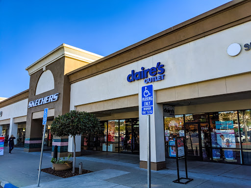 Shopping Mall «Pismo Beach Premium Outlets», reviews and photos, 333 5 Cities Dr, Pismo Beach, CA 93449, USA