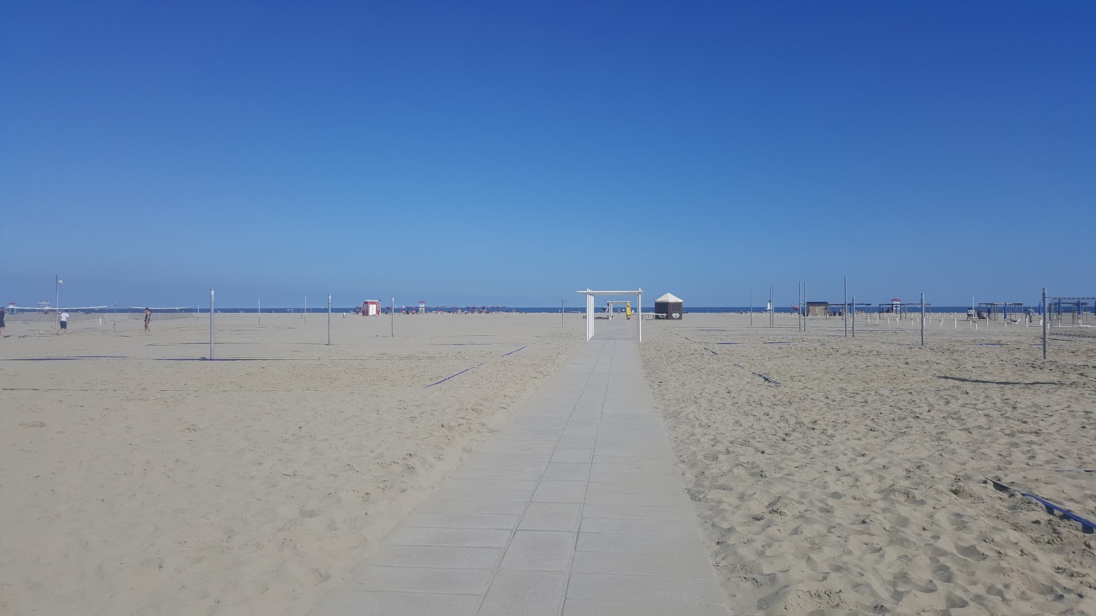Φωτογραφία του Spiaggia Lido Degli Estensi και η εγκατάσταση