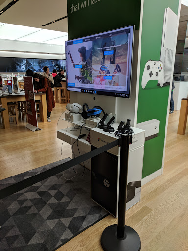 Computer Store «Microsoft Store - Westfield San Francisco Centre», reviews and photos, 845 Market St #257, San Francisco, CA 94103, USA