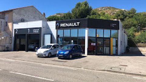 Photo 2 - I.P.A. Automobiles