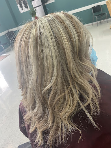 Beauty Salon «Tres Latinas Beauty Salon», reviews and photos, 788 Normandy St, Houston, TX 77015, USA