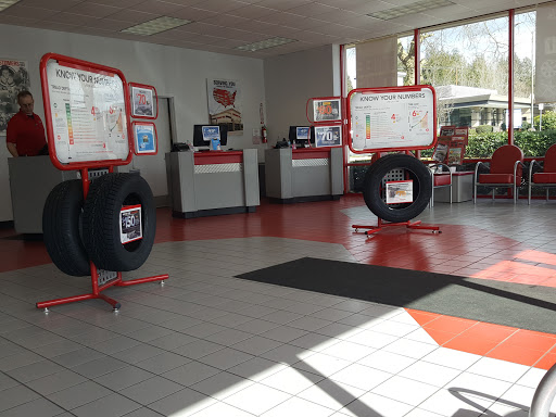 Tire Shop «Discount Tire Store - Lynnwood, WA», reviews and photos, 19414 44th Ave W, Lynnwood, WA 98036, USA