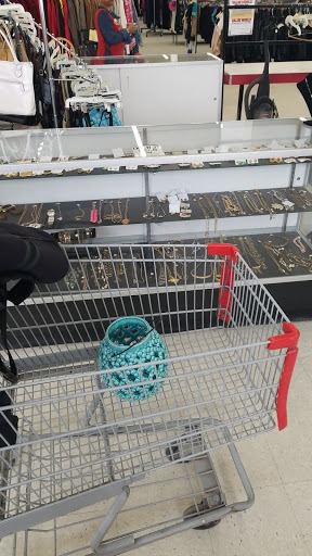 Thrift Store «Value World», reviews and photos, 11900 Detroit Ave, Lakewood, OH 44107, USA