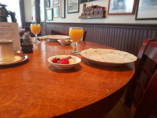 Hotel «Grand Victorian Inn», reviews and photos, 5 Old Dixie Hwy, Park City, KY 42160, USA