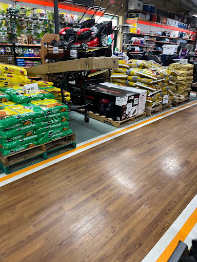 Hardware Store «Aubuchon Hardware», reviews and photos, 38 NH-25, Meredith, NH 03253, USA