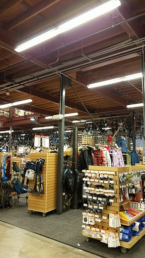Camping Store «REI», reviews and photos, 213 Corte Madera Town Center, Corte Madera, CA 94925, USA
