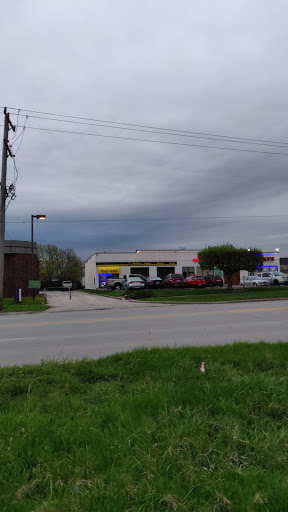 Auto Repair Shop «Meineke Car Care Center», reviews and photos, 6135 Cass Ave, Westmont, IL 60559, USA