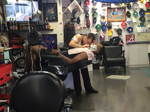 Barber Shop «Barbers & Beer Barbershop», reviews and photos, 1750 E Commercial Blvd, Fort Lauderdale, FL 33334, USA