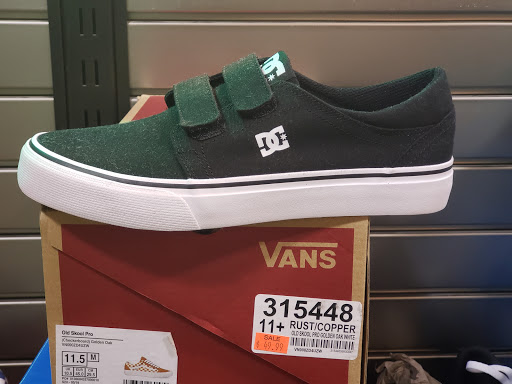 Clothing Store «Zumiez», reviews and photos, 12300 Jefferson Ave, Newport News, VA 23602, USA