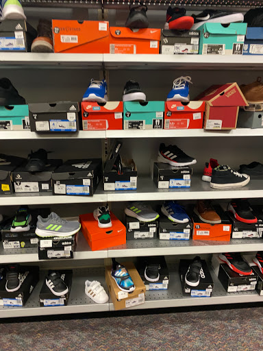Shoe Store «Shoe Carnival», reviews and photos, 2540 Cumberland Blvd SE, Smyrna, GA 30080, USA