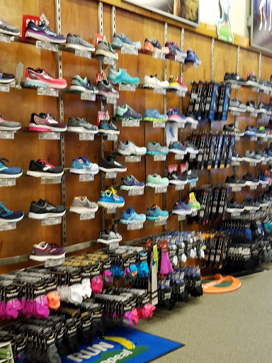 Sporting Goods Store «Peter Glenn Ski & Sports», reviews and photos, 1900 Okeechobee Blvd, West Palm Beach, FL 33409, USA