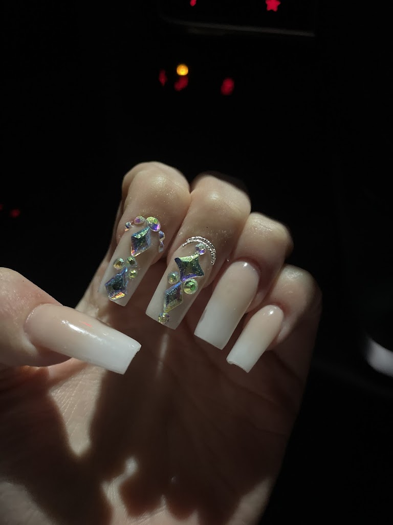 DNA Nail and Spa Studio 44122