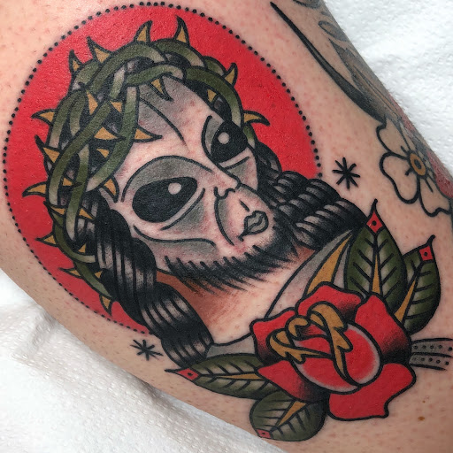 Explore tattoo collarbone ideas, creative tattoo ideas in Lakeland, available at Black Swan Tattoo