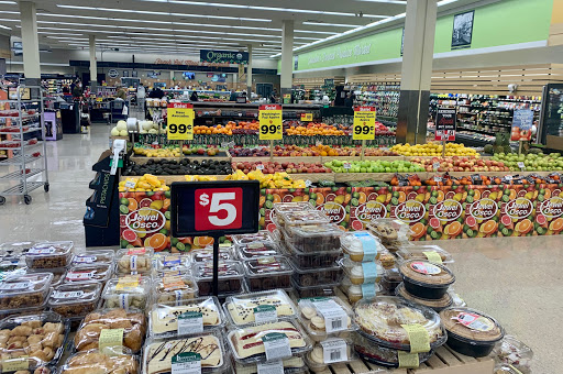 Grocery Store «Jewel-Osco», reviews and photos, 2485 Howard St, Evanston, IL 60202, USA