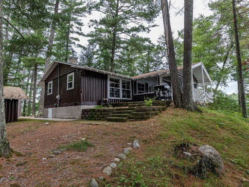 Real Estate Agency «JOLIN-LASIER GROUP | Coldwell Banker, Mulleady Inc. | Minocqua, WI Real Estate | NorthWI.property», reviews and photos, 8262 US-51, Minocqua, WI 54548, USA