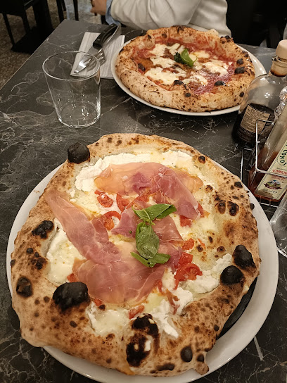 Fresco Trattoria Pizzeria - Via del Santo, 102, 35123 Padova PD, Italy