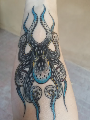 Explore tattoo ideas hombre brazo, creative tattoo ideas in Albuquerque, available at Shadow of Comfort Tattoo