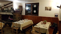 Atmosphère du Restaurant français Chez Louisette - Auberge du Lienz à Barèges - n°10