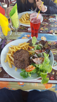 Hamburger du Restaurant BRASSERIE LES VISITEURS à Padirac - n°3
