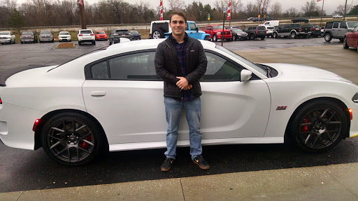 Car Dealer «LaFontaine Chrysler Dodge Jeep Ram of Fenton», reviews and photos, 15123 North Rd, Fenton, MI 48430, USA