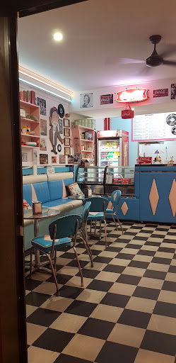 Pet Supply Store «Diggidy Dog», reviews and photos, Ocean Ave & Monte Verde St, Carmel-By-The-Sea, CA 93923, USA